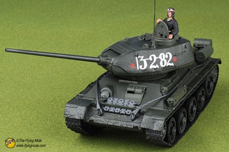 Forces of Valor 80068 1:32 RUSSIAN T-34/85