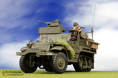 Forces of Valor 81009 1:32 U.S. M3A1 HALF-TRACK Normandy,1944