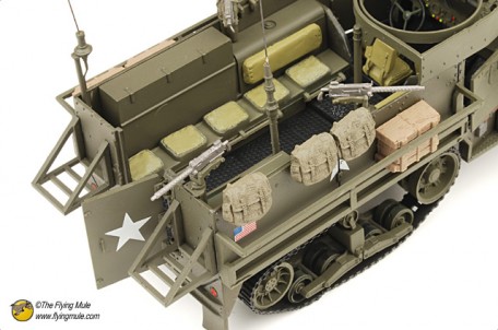 Forces of Valor 81009 1:32 U.S. M3A1 HALF-TRACK Normandy,1944