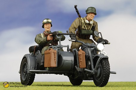 Forces of Valor 82008 1:32 GERMAN ZÜNDAPP KS 750 SIDE CAR