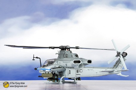 Forces of Valor 85074 1:72 BELL™AH-1Z®VIPER™