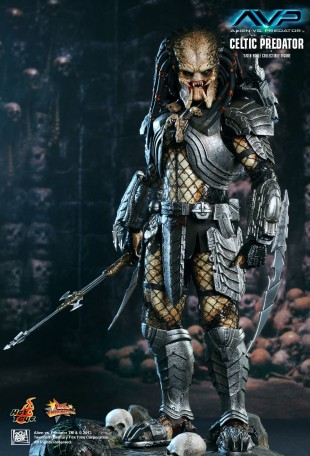 Hot Toys ALIEN VS. PREDATOR CELTIC PREDATOR 1/6TH SCALE FIGURE
