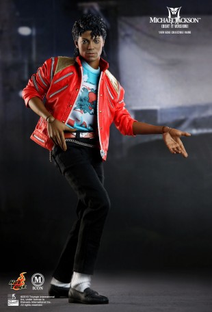 Hot Toys MICHAEL JACKSON (BEAT IT VERSION) 1/6TH Scale Figure