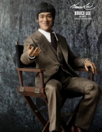 Hot Toys BRUCE LEE (IN SUIT) 1/6TH SCALE FIGURE