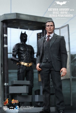 Hot Toys THE DARK KNIGHT BATMAN ARMORY Set