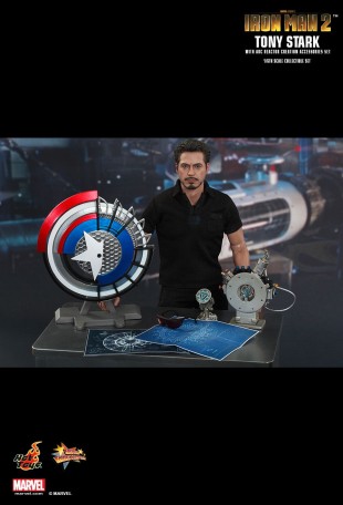 Hot Toys IRON MAN 2 TONY STARK WITH ARC REACTOR CREATION ACCESSORIES