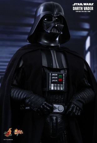 Hot Toys STAR WARS EPISODE IV A NEW HOPE DARTH VADER