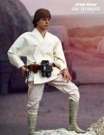 Hot Toys STAR WARS EPISODE IV A NEW HOPE LUKE SKYWALKER