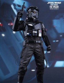 Hot Toys STAR WARS: THE FORCE AWAKENS FIRST ORDER TIE PILOT