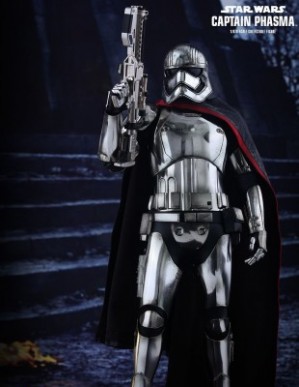 Hot Toys STAR WARS: THE FORCE AWAKENS CAPTAIN PHASMA