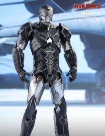 Hot Toys IRON MAN 3 SNEAKY MARK XV 1/6TH Scale Figure