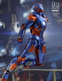 Hot Toys IRON MAN 3 DISCO MARK XXVII 1/6TH Scale Figure