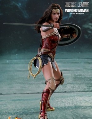 Hot Toys JUSTICE LEAGUE WONDER WOMAN 1/6TH Scale Figure