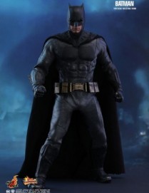 Hot Toys JUSTICE LEAGUE BATMAN 1/6TH Scale Figure