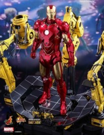 Hot Toys IRON MAN 2 MARK IV Diecast WITH SUIT-UP GANTRY