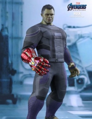 Hot Toys AVENGERS: ENDGAME HULK 1/6TH Scale Figure