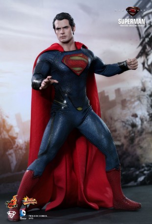 Hot Toys MAN OF STEEL SUPERMAN 1/6TH SCALE FIGURE