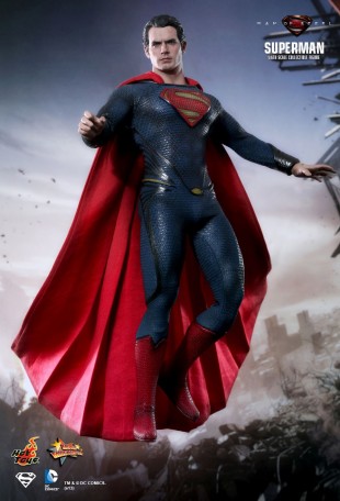 Hot Toys MAN OF STEEL SUPERMAN 1/6TH SCALE FIGURE