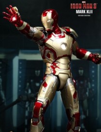 Hot Toys IRON MAN 3: POWER POSE MARK XLII 1/6TH Scale Figure