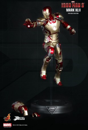 Hot Toys IRON MAN 3: POWER POSE MARK XLII 1/6TH Scale Figure