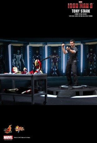 Hot Toys IRON MAN 3 TONY STARK ARMOR TESTING VERSION