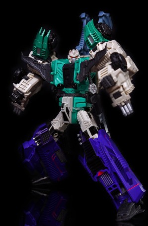 MMC Reformatted R-01 Terminus Hexatron Robot Figure