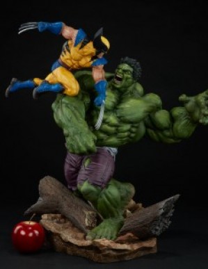 Sideshow Hulk vs. Wolverine Maquette