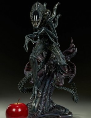 Sideshow Alien Warrior Statue