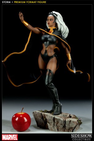 Sideshow Storm Premium Format Figure