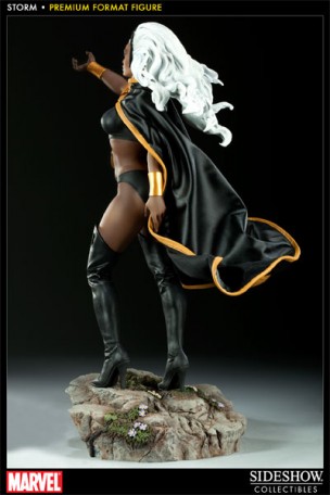 Sideshow Storm Premium Format Figure