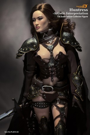 Phicen Huntress 1/6TH Scale Female Figure