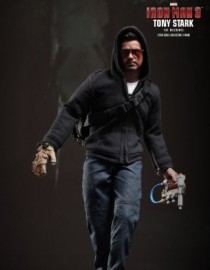 Hot Toys IRON MAN 3 TONY STARK THE MECHANIC 1/6TH Scale Figure